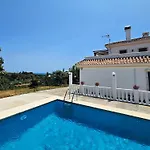 Hermana Del Sol By Lica Tatil Evi Estepona